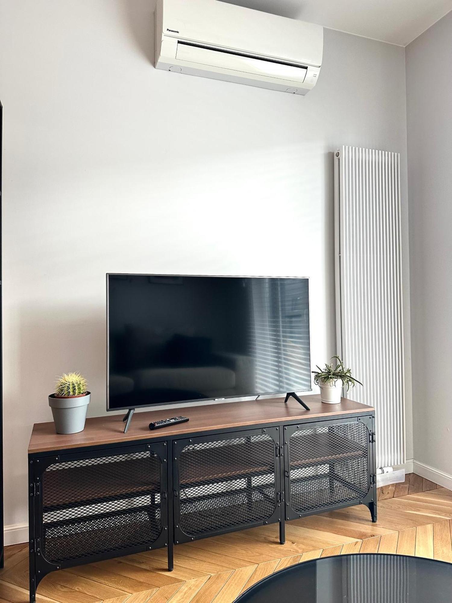 Mieszczanska 25 - Self Check-in 20h - Parking & Lift Apartment