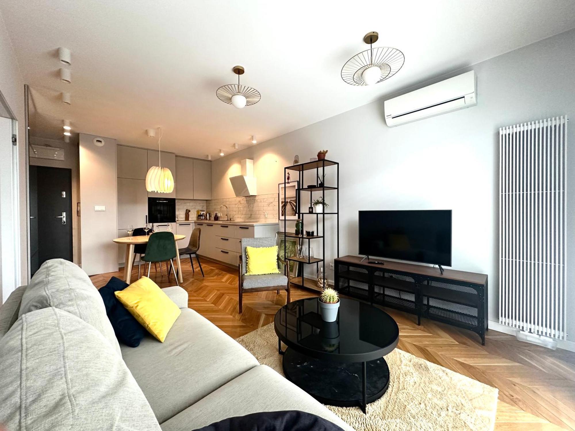 Apartment Mieszczanska 25 - Self Check-in 20h - Parking & Lift Wroclaw